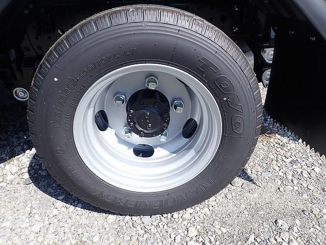 MITSUBISHI CANTER 2025