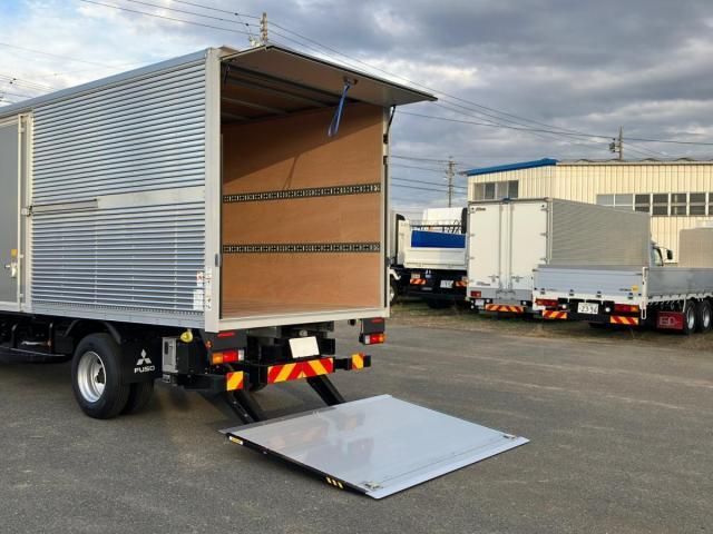 MITSUBISHI CANTER 2025