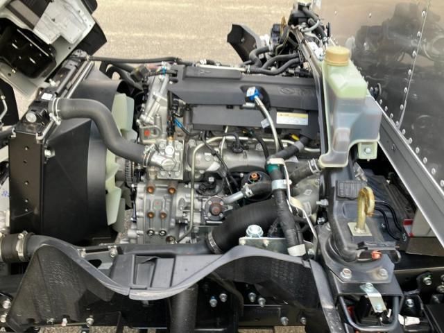 MITSUBISHI CANTER 2025