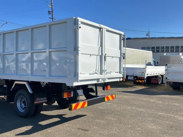 MITSUBISHI FUSOU FIGHTER 2025