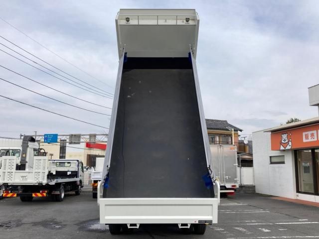 MITSUBISHI FUSOU SUPER GREAT 2024