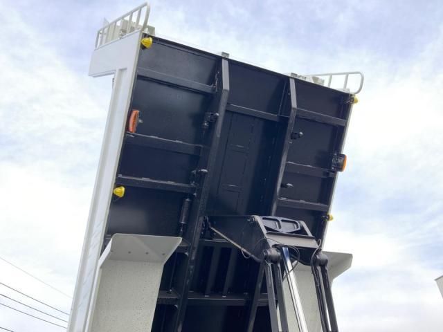 MITSUBISHI FUSOU SUPER GREAT 2024