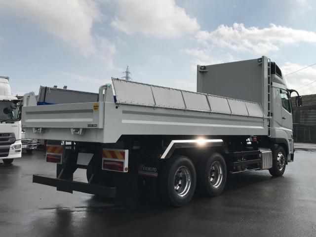 MITSUBISHI FUSOU SUPER GREAT 2025