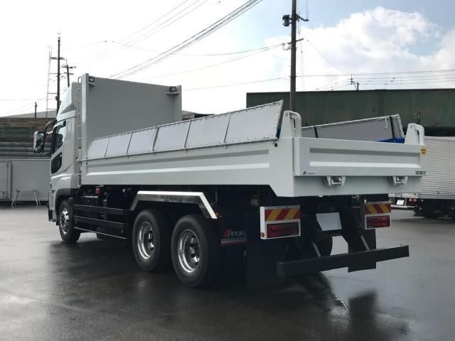 MITSUBISHI FUSOU SUPER GREAT 2025