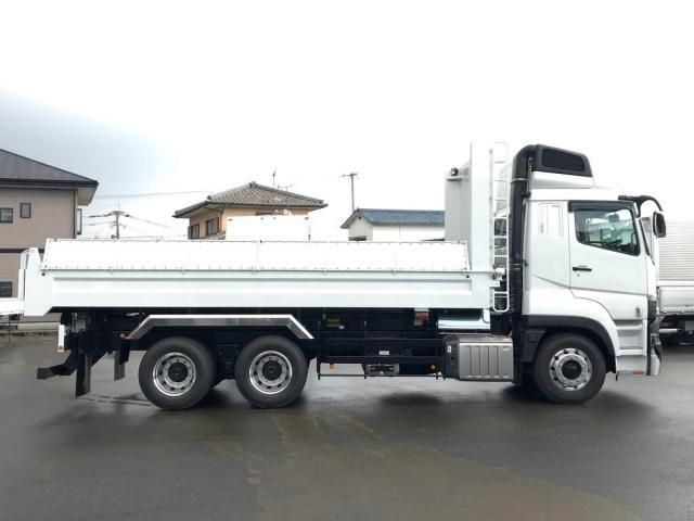 MITSUBISHI FUSOU SUPER GREAT 2025