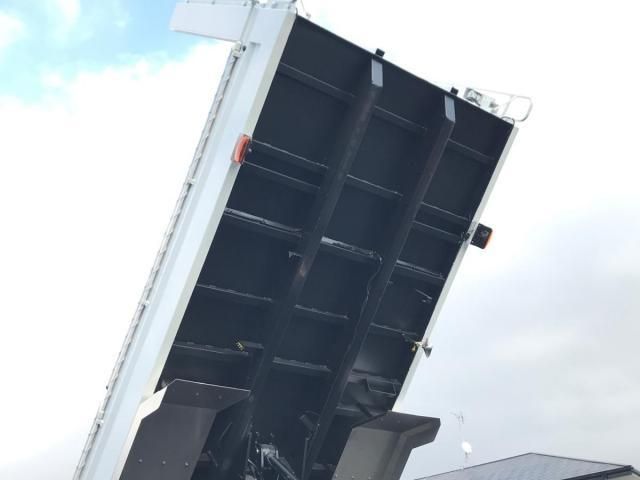 MITSUBISHI FUSOU SUPER GREAT 2025