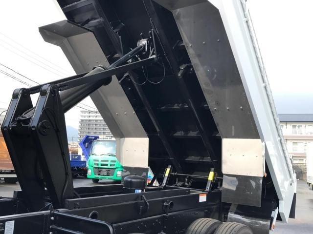 MITSUBISHI FUSOU SUPER GREAT 2025