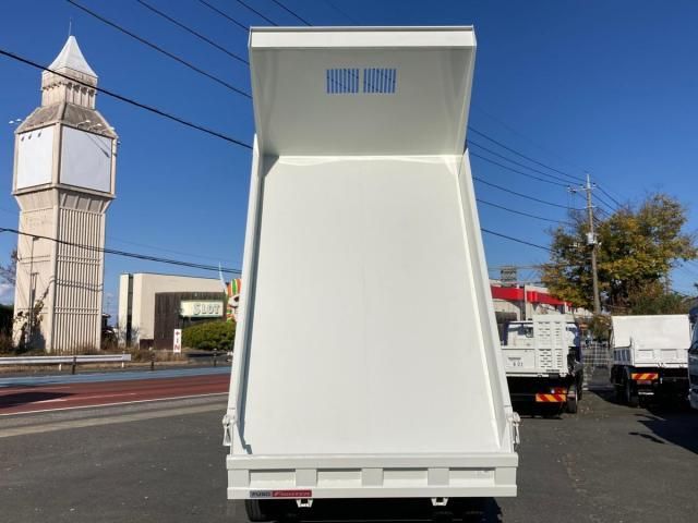 MITSUBISHI FUSOU FIGHTER 2025