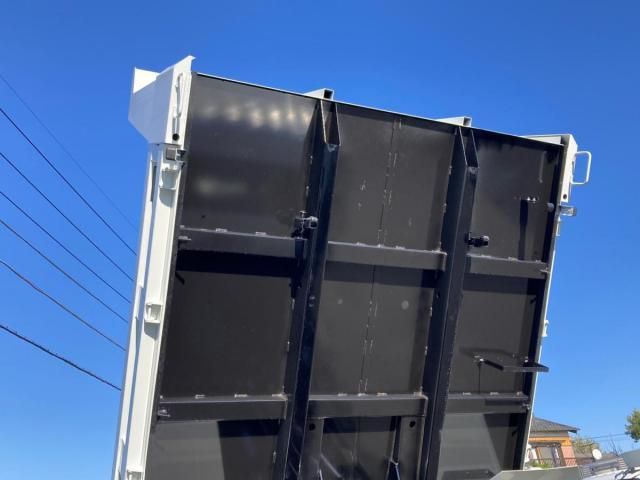 MITSUBISHI FUSOU FIGHTER 2025