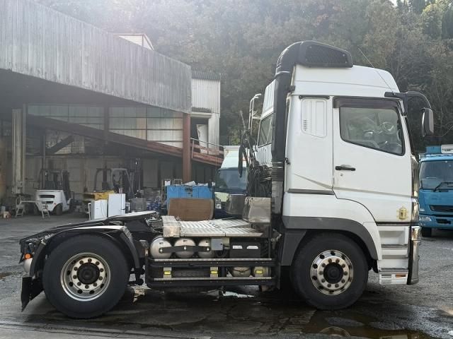 MITSUBISHI FUSOU SUPER GREAT 2016