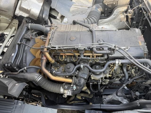 MITSUBISHI FUSOU SUPER GREAT 2016