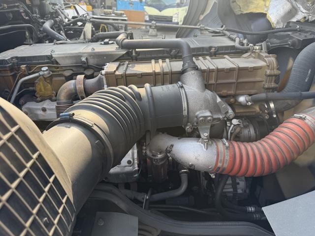 MITSUBISHI FUSOU SUPER GREAT 2016