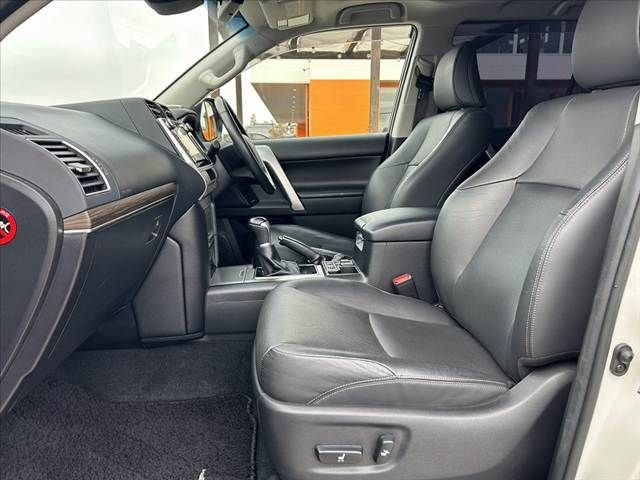 TOYOTA LANDCRUISER PRADO 2017