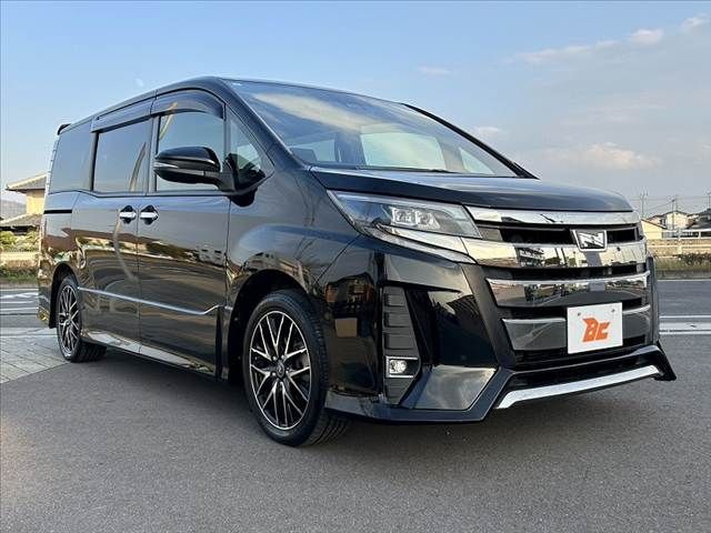 TOYOTA NOAH 2018