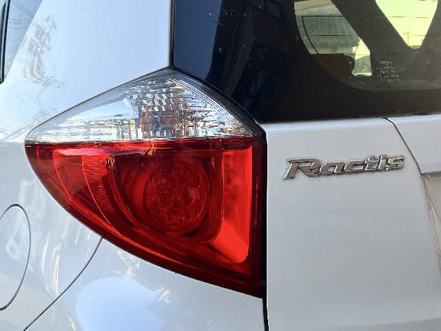 TOYOTA RACTIS 2012