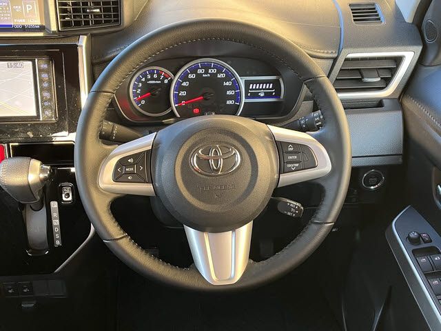 TOYOTA ROOMY 2019