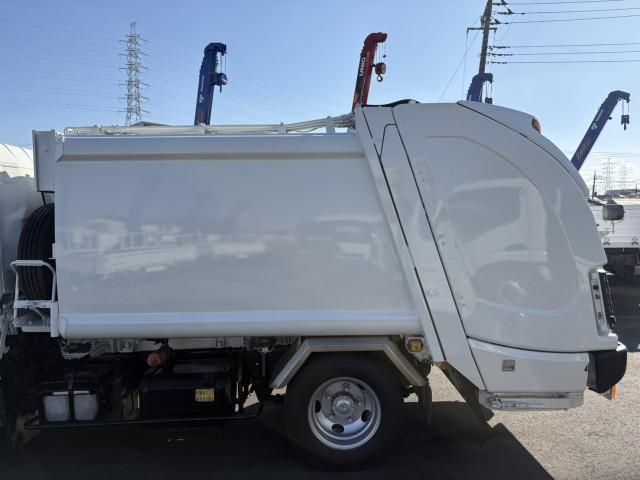 MITSUBISHI CANTER 2015