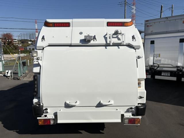 MITSUBISHI CANTER 2015
