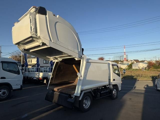 MITSUBISHI CANTER 2015