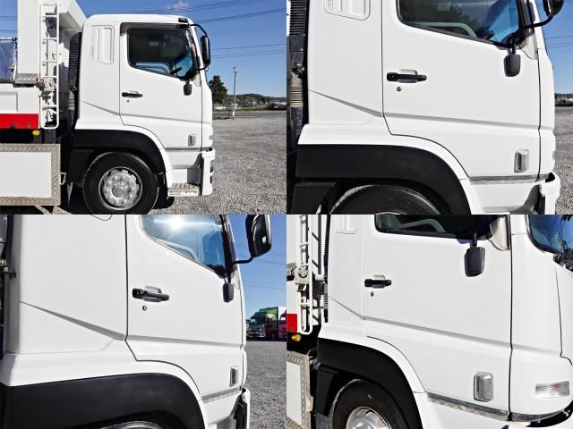 MITSUBISHI FUSOU SUPER GREAT 2014