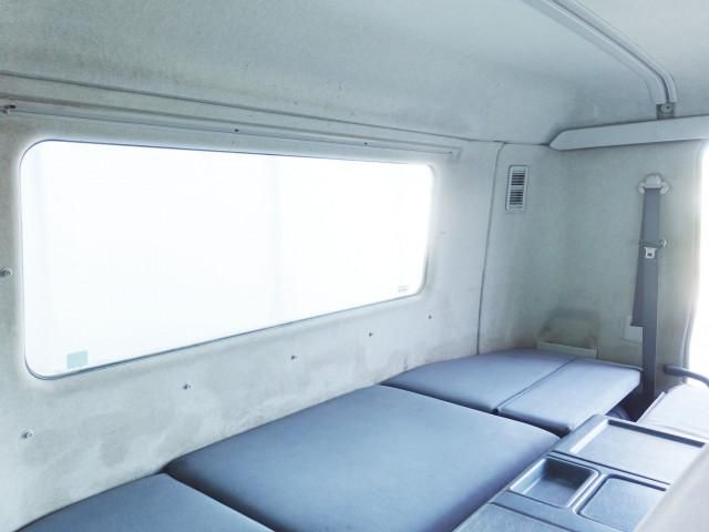 MITSUBISHI FUSOU SUPER GREAT 2014