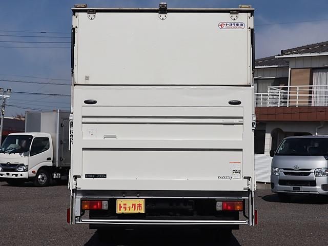 TOYOTA DYNA 2019