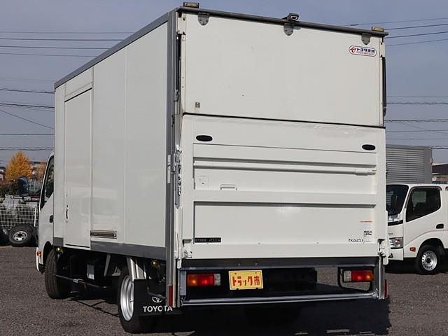 TOYOTA DYNA 2019