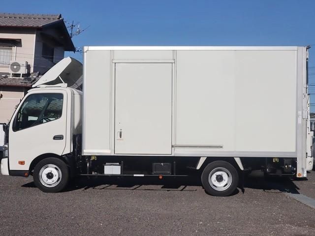 TOYOTA DYNA 2019
