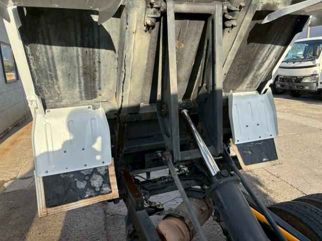 MITSUBISHI CANTER 2018