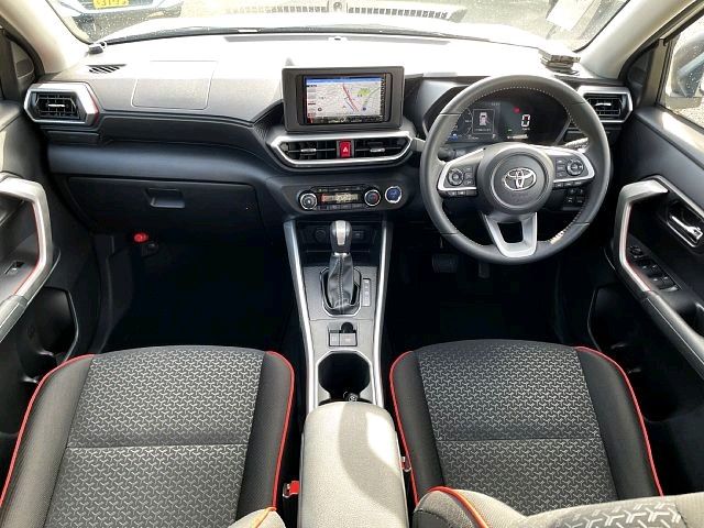 TOYOTA RAIZE HYBRID 2025