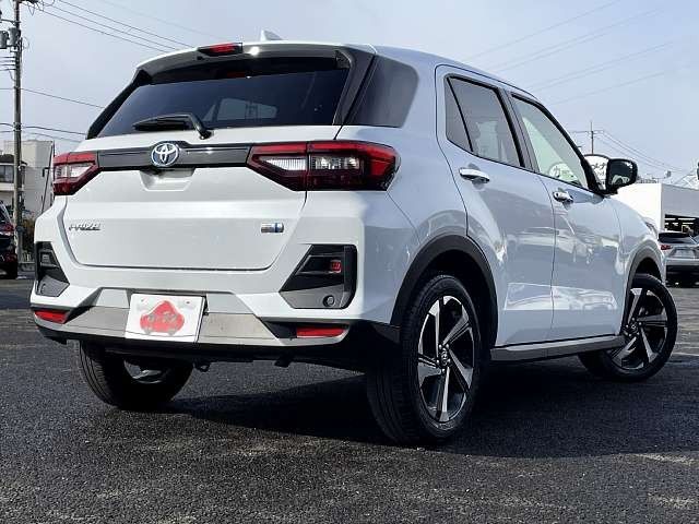 TOYOTA RAIZE HYBRID 2025