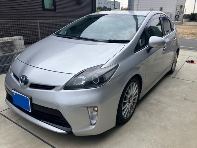 TOYOTA PRIUS 2012