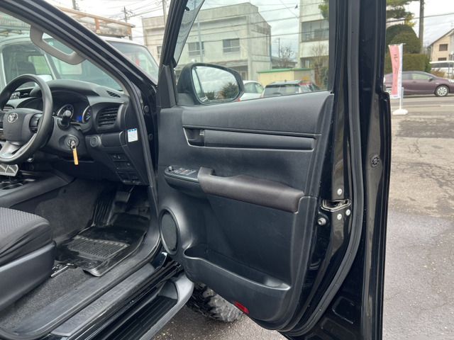 TOYOTA HILUX 4WD 2018