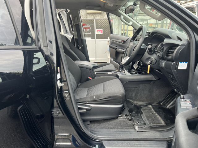 TOYOTA HILUX 4WD 2018