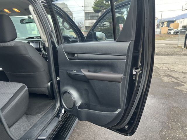 TOYOTA HILUX 4WD 2018