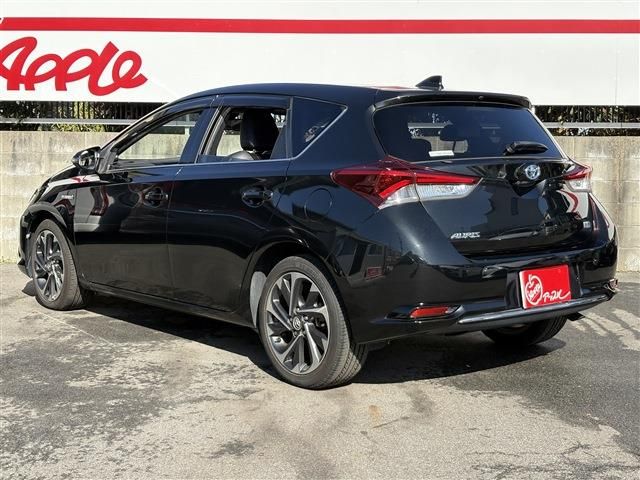 TOYOTA AURIS HYBRID 2016