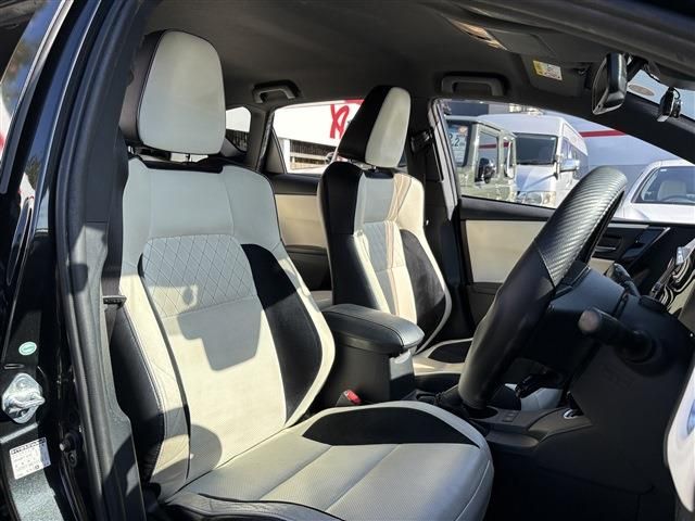 TOYOTA AURIS HYBRID 2016