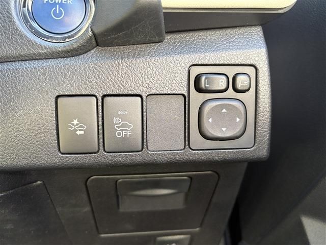 TOYOTA AURIS HYBRID 2016