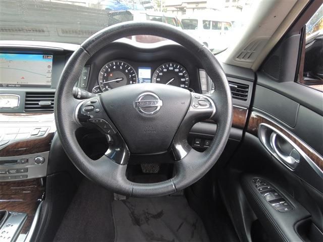 NISSAN FUGA 2010