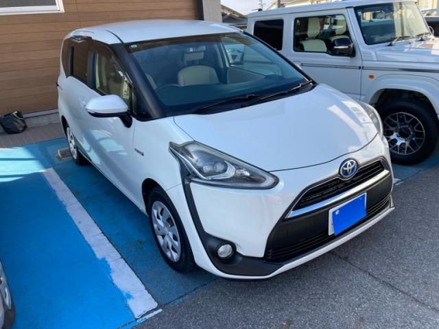 TOYOTA SIENTA HYBRID 2016