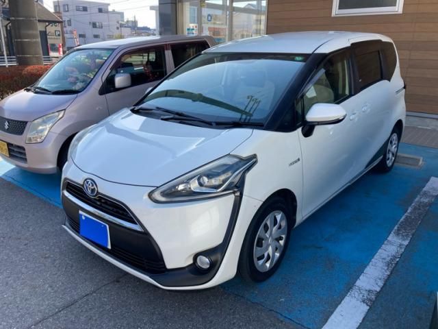 TOYOTA SIENTA HYBRID 2016
