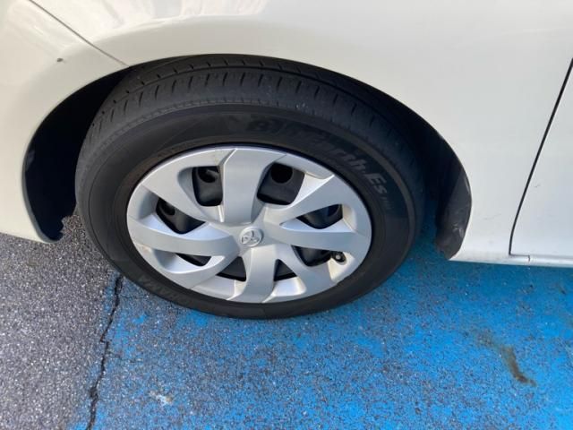 TOYOTA SIENTA HYBRID 2016