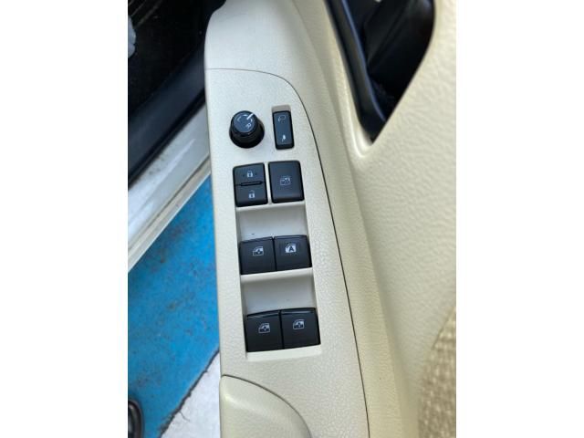 TOYOTA SIENTA HYBRID 2016