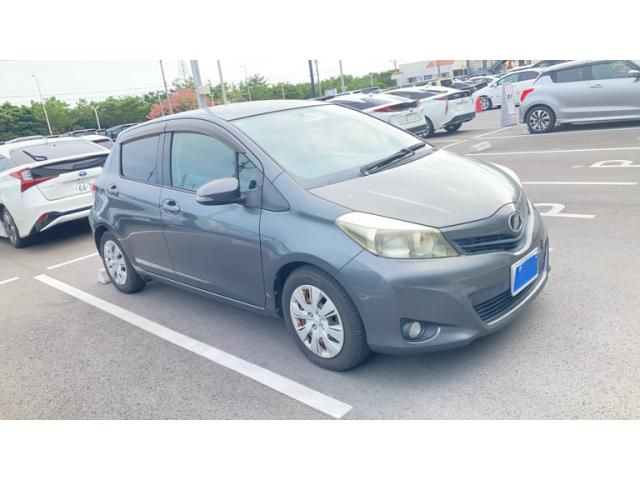 TOYOTA VITZ 2011