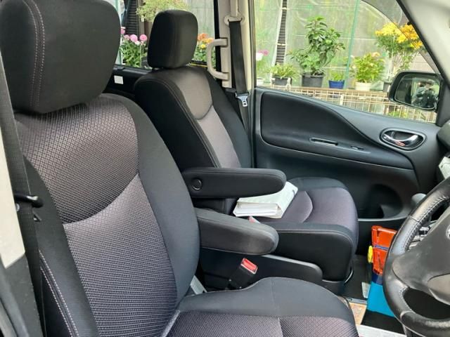 NISSAN SERENA  S-HYBRID 2012