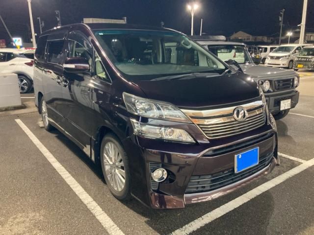 TOYOTA VELLFIRE 2013
