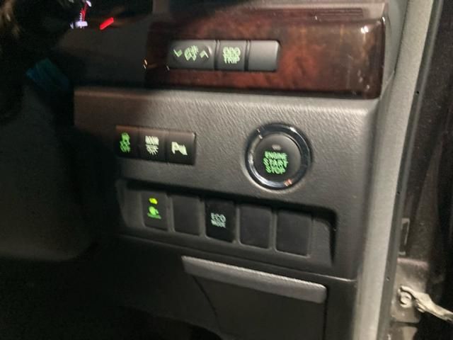 TOYOTA VELLFIRE 2013