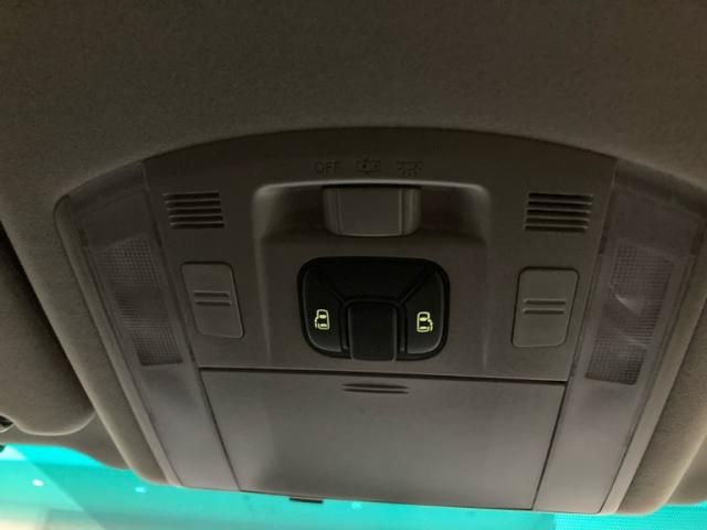 TOYOTA VELLFIRE 2013