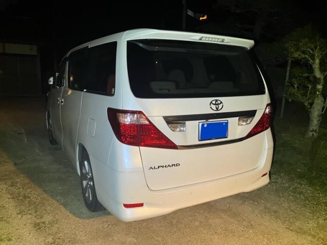 TOYOTA ALPHARD 2009