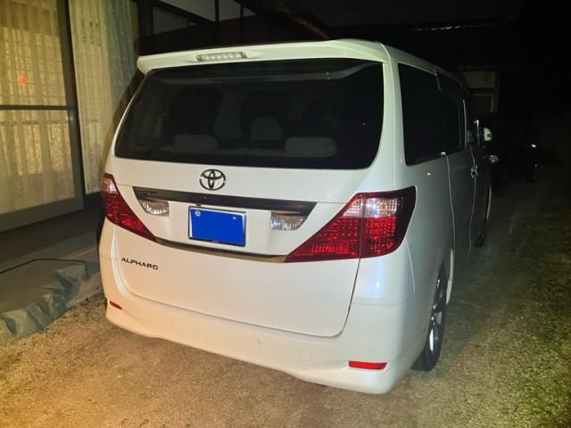 TOYOTA ALPHARD 2009